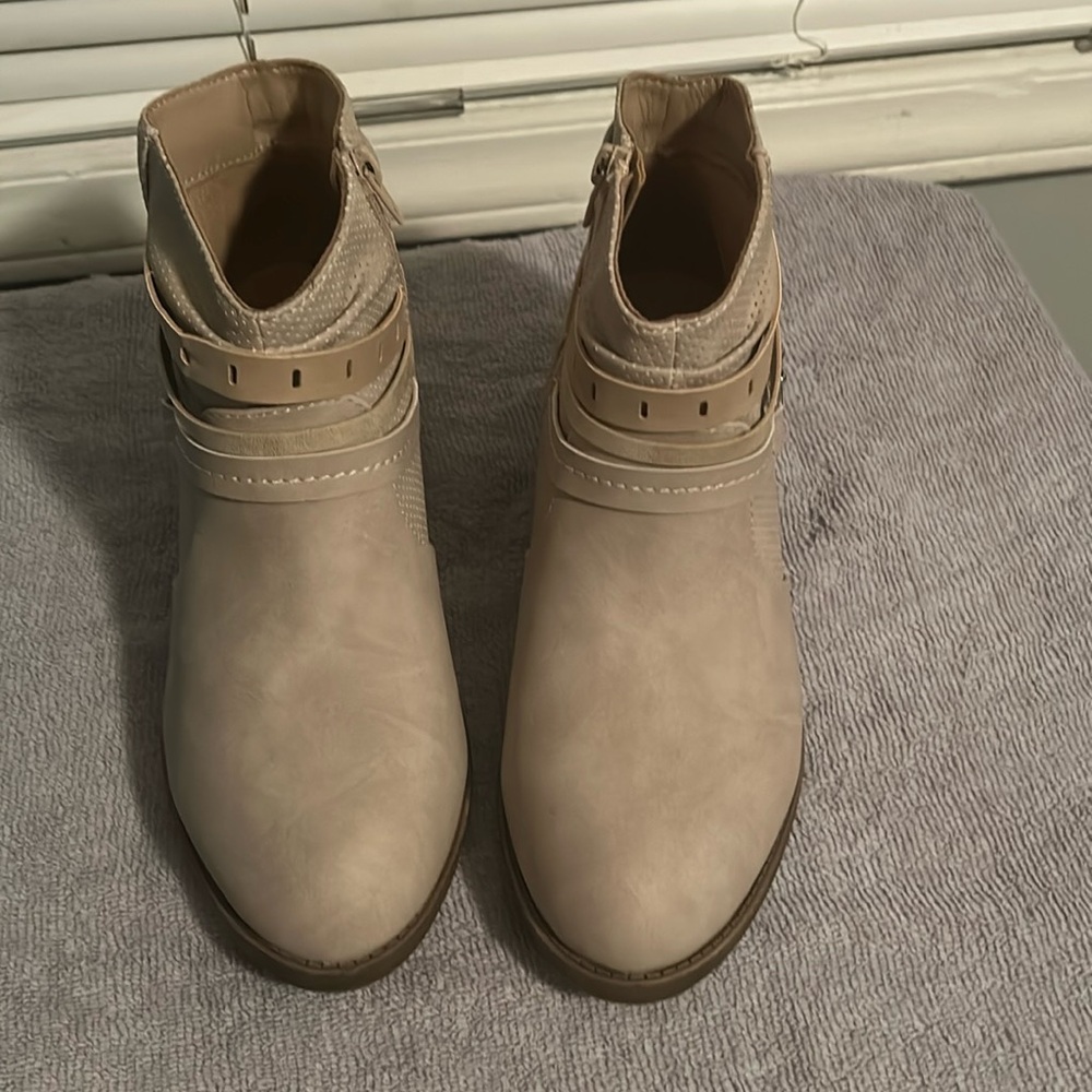 NWOT Ankle Boots